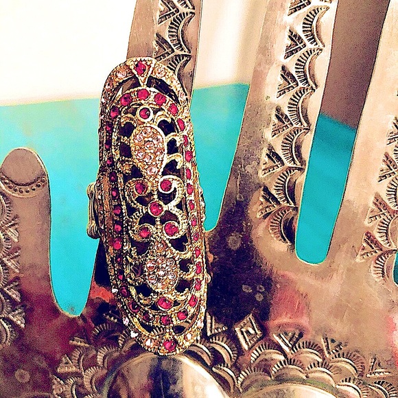 SUNAHARA LONG PINK STONES KNUCKLE RING GOLD - Picture 4 of 4